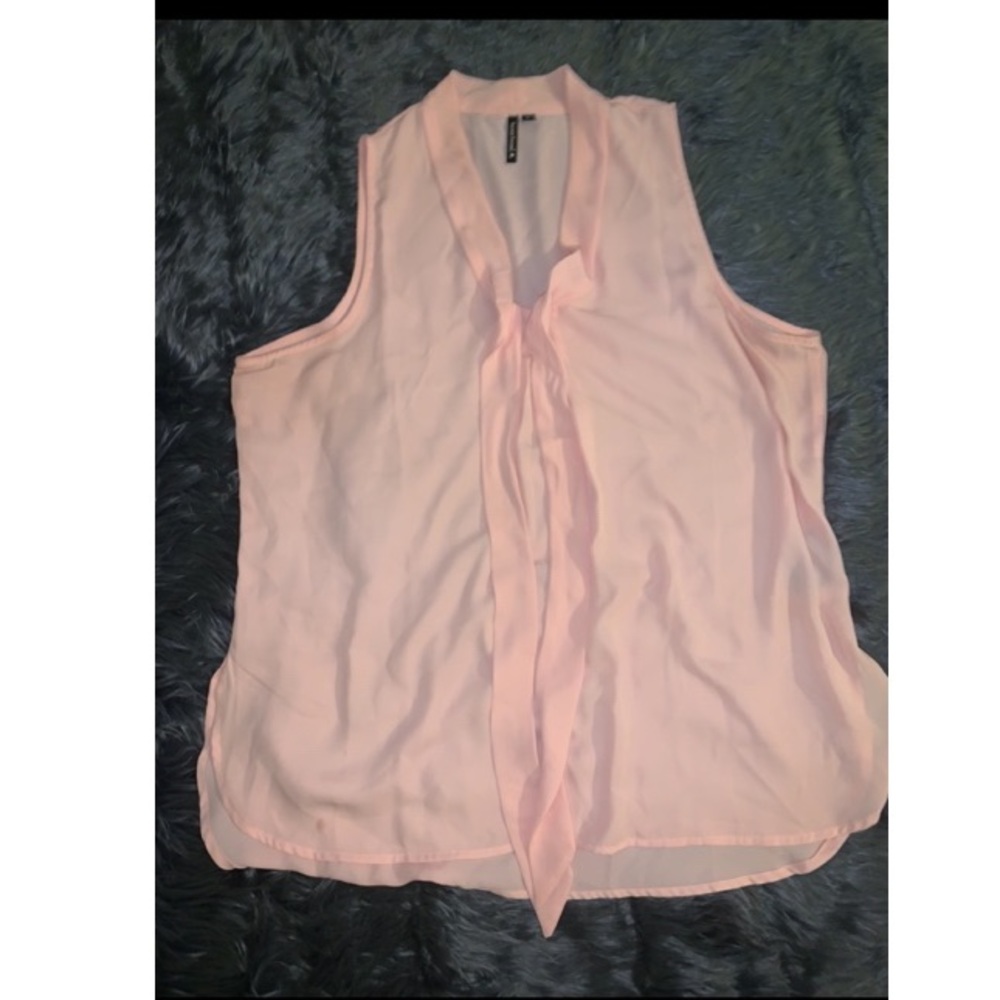 Blush sleeveless blouse Size XL